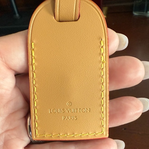 Louis Vuitton High Rise Leather Cloche Bag Tag - Picture 6 of 7